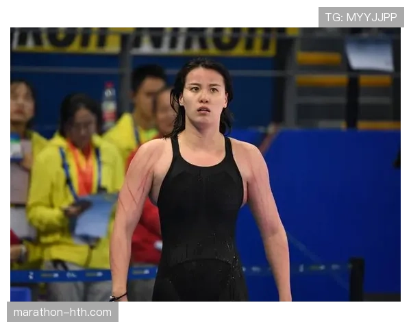 傅园慧训练完直接打车去吃火锅，教练在后面追着喊明天测乳酸