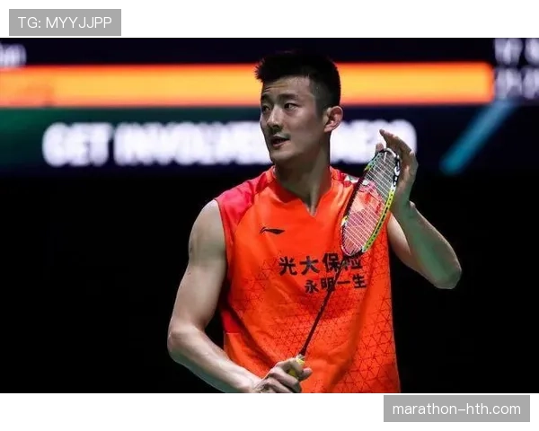 假如把谌龙的破旧训练裤和一张高额账单放一起，我第一反应就是：这俩绝对不是同一个人