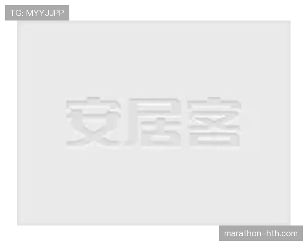 吴向东随手发张家里照就把我打击了——客厅沙发比我家首付还讲排场